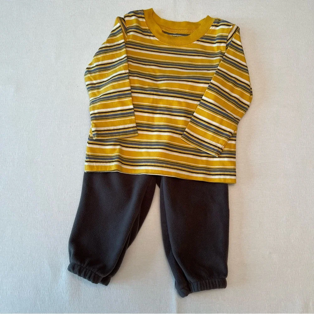Carters 6M 4 Piece Bundle Long Sleeve Bodysuits Tee Fleece Bottoms Mix Match